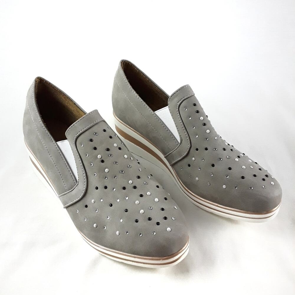 FASHION SNEAKERS Gray Faux Suede Sneaker Size 7.5 Slip on Sportwear Activewear